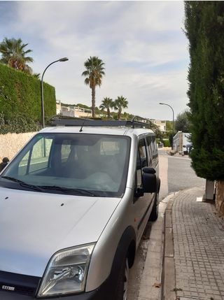 Ford Grand Tourneo Connec 2005