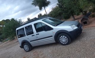 Ford Grand Tourneo Connec 2005