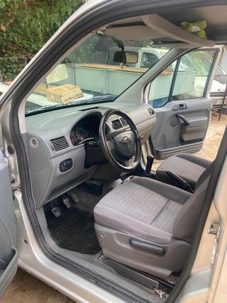 Ford Grand Tourneo Connec 2005