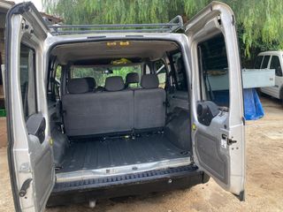 Ford Grand Tourneo Connec 2005