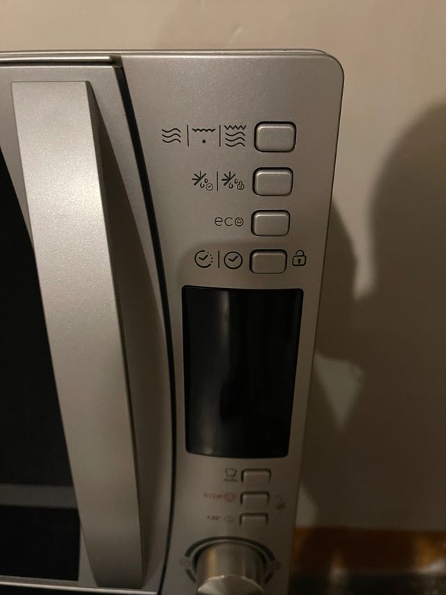 Microondas Candy con gril muy nueva