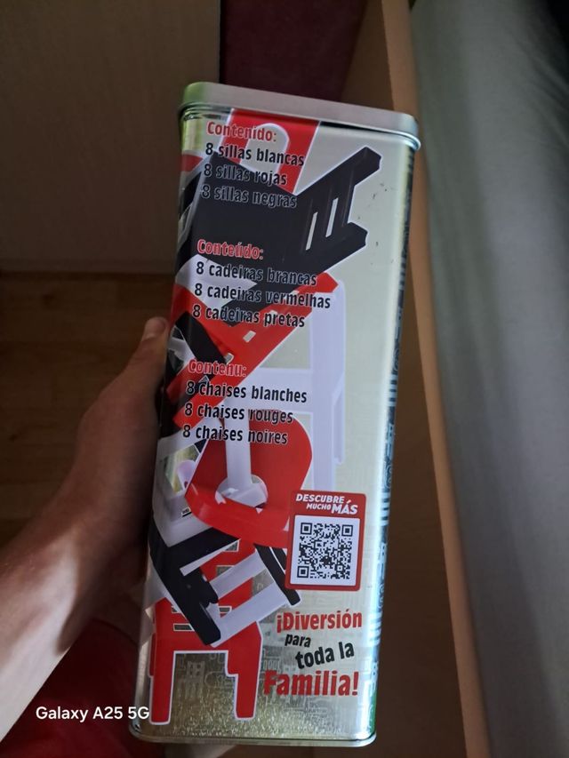 Juego de sillas de madera (24 sillas)