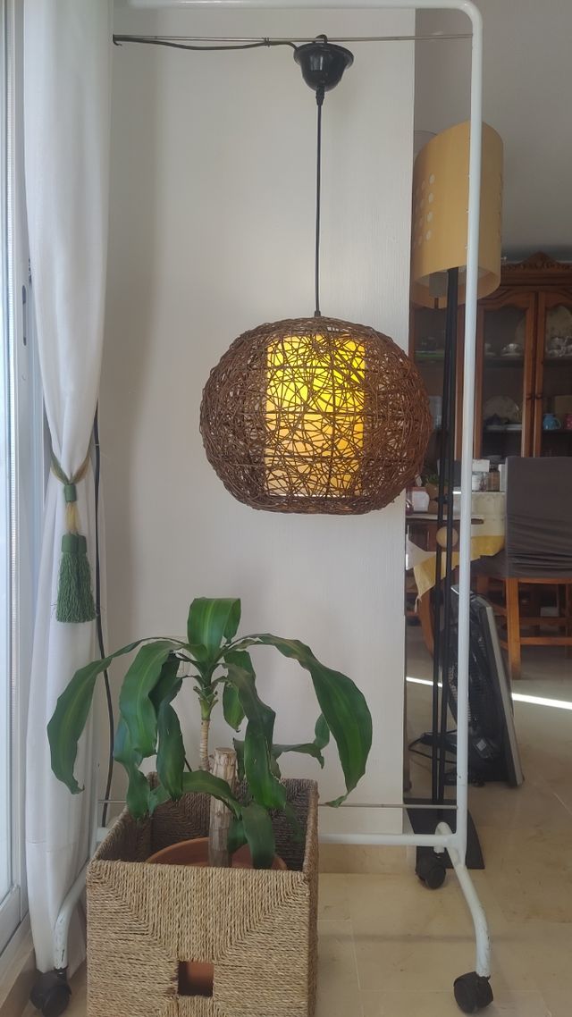 Lampada da soffitto in vimini