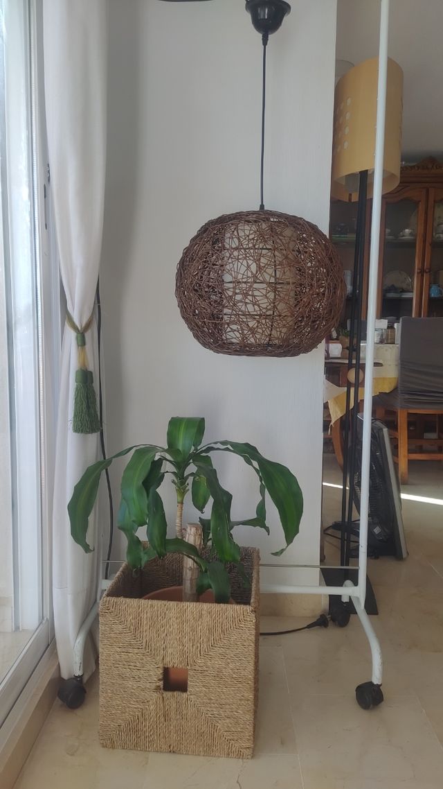 Lampada da soffitto in vimini