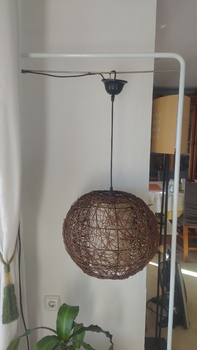 Lampada da soffitto in vimini