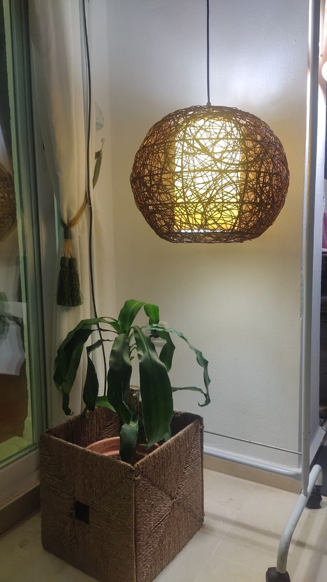 Lampada da soffitto in vimini