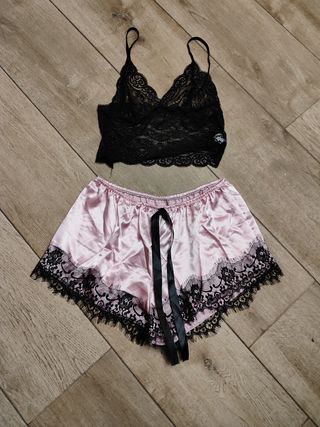 Pijama encaje negro y rosa nuevo a estrenar 