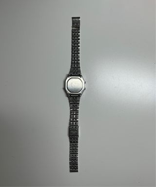 Reloj Casio vintage plateado
