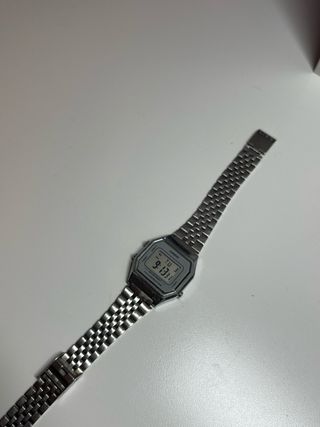 Reloj Casio vintage plateado