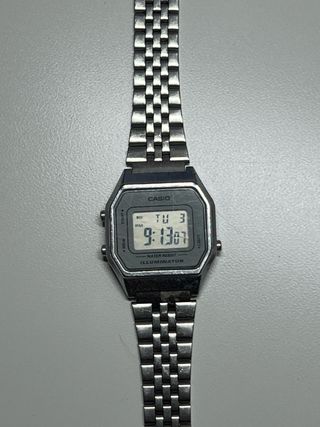 Reloj Casio vintage plateado