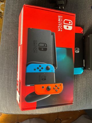 Nintendo Switch - Azul y Rojo