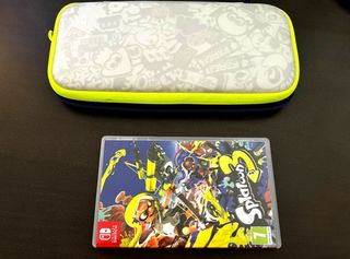 Nintendo Switch OLED + 2 giochi + accessori