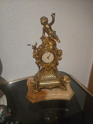 Reloj bronce estilo antiguo