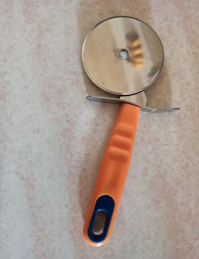 Taglia pizza Tweety!