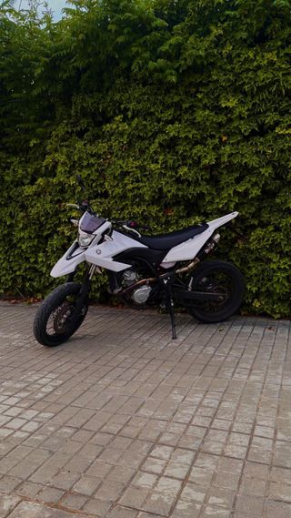 Yamaha WR 125 (2015) - Moto