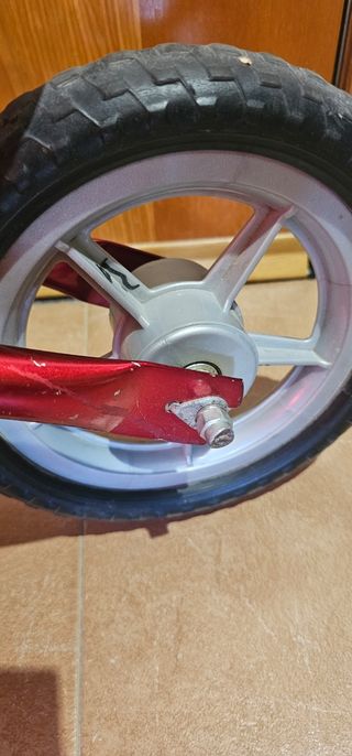 Mini bici sin pedales roja