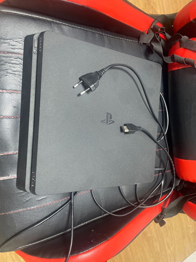 PS4 (PlayStation 4) negra