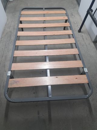 Cabecero cama metal negro-dorado sumier180×90/20€