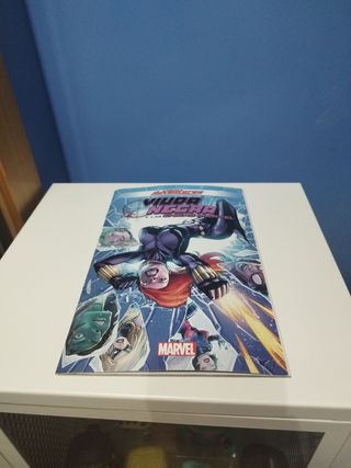 Pack de comics de Marvel y manga de kimetsu