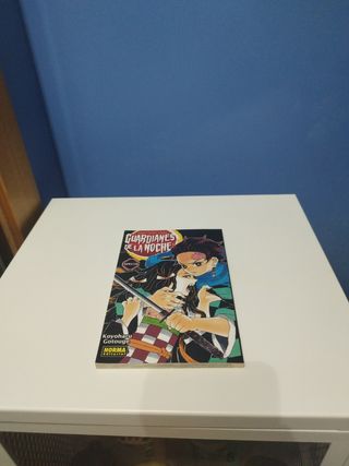 Pack de comics de Marvel y manga de kimetsu