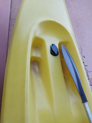 Kayak da pesca giallo