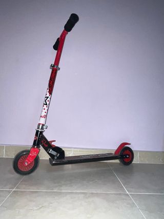 Patinete infantil rojo