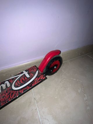 Patinete infantil rojo