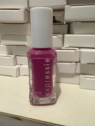 Essie - Pinturas de uñas (Verde, Morado.....)