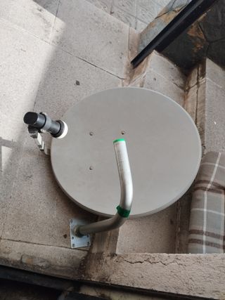 Parabólica TV Satélite - Soporte Pared
