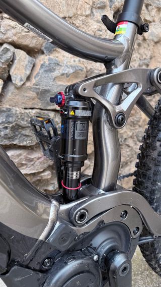 Bicicleta eléctrica montaña Liv