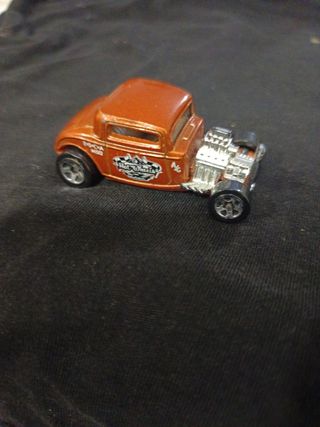 Hot Wheels Ford '32, marrón