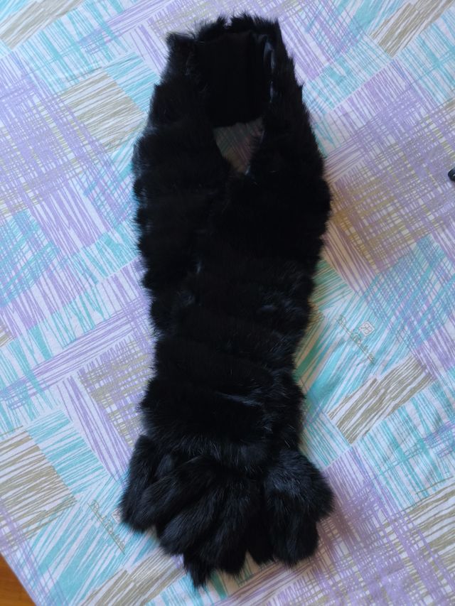 Collo in pelliccia di lapin nera da intrecciare.
