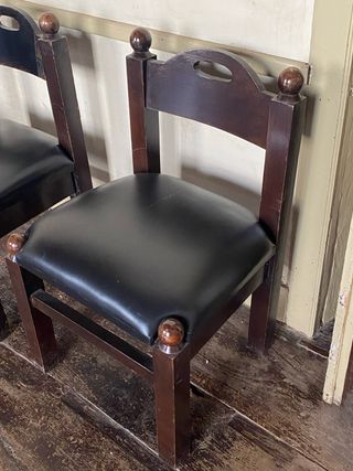 10 sillas madera -cuero negro