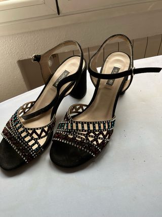 Sandalias tacón negro pedrería