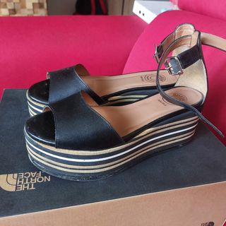 Sandali SHEER neri con zeppa