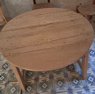 Mesa redonda rústica antigua (87 cm)