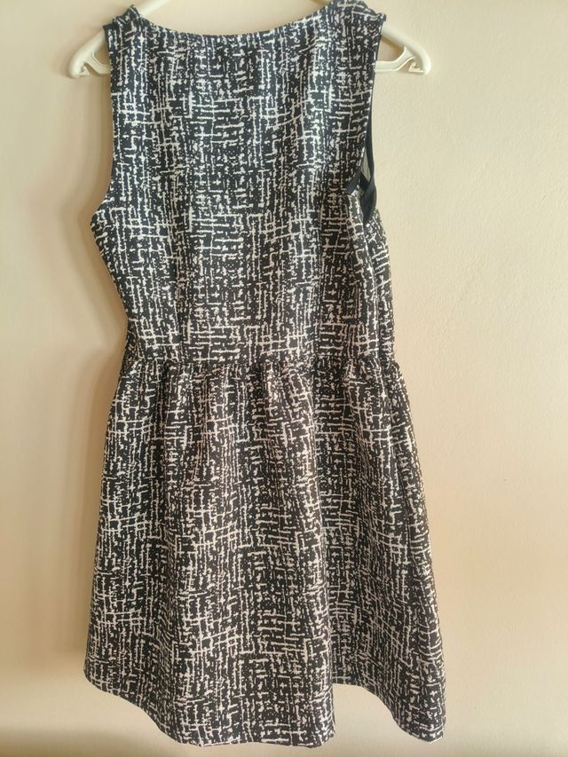 Vestido blanco y negro