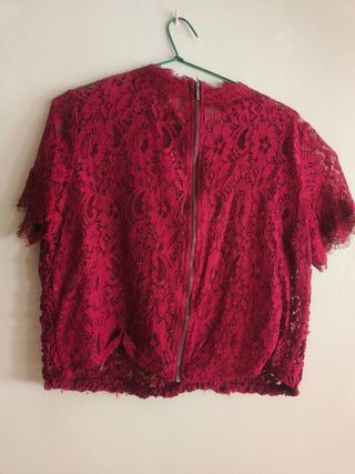 Top Rojo de Encaje