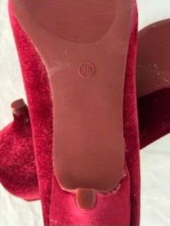 Zapatillas rojas tacón bajo