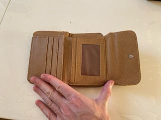 Cartera camuflaje amarilla