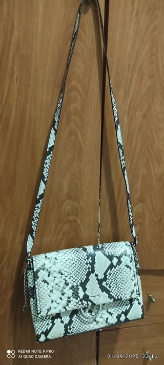 Bolso bandolera serpiente blanco-negro