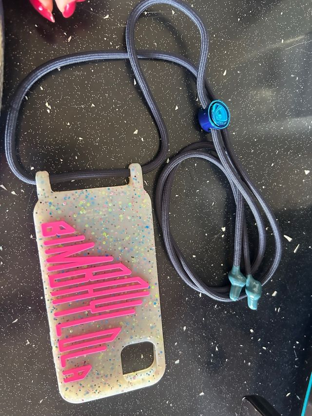 Carcasa iPhone 14 con cordón BIMBA Y LOLA