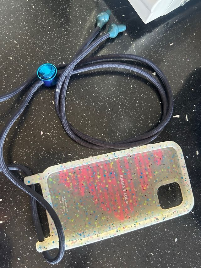 Carcasa iPhone 14 con cordón BIMBA Y LOLA