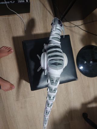 Dinosaurio robótico con mando
