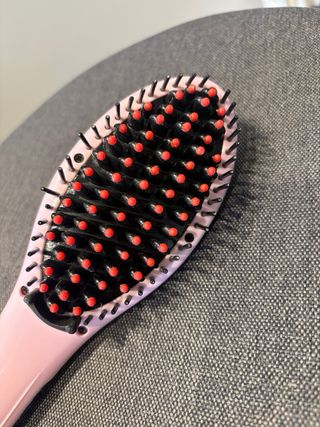 Spazzola lisciante capelli rosa