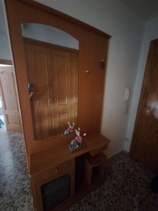 Mueble recibidor madera - espejo.