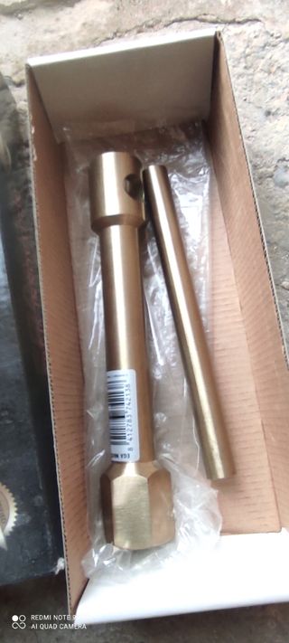 Llave hexagonal antichispas