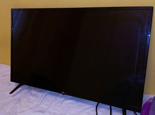TV TCL - Televisor Negro 32"