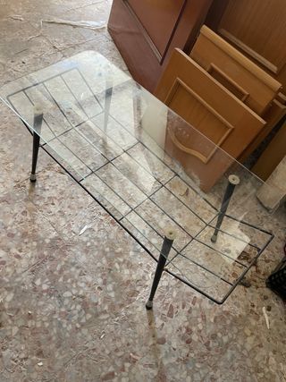 Mesa centro cristal y metal