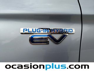 Mitsubishi Outlander 2.0 PHEV Motion 4WD Auto 149 kW (203 CV)